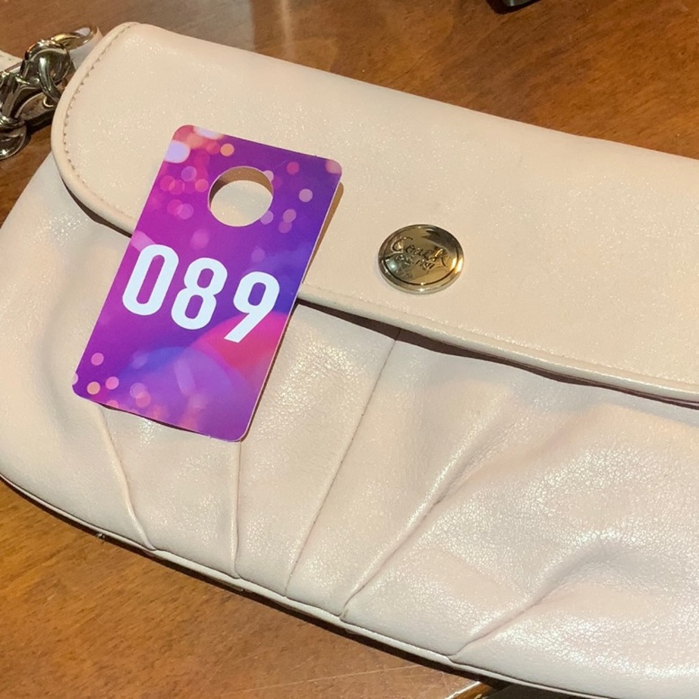 089 Coach